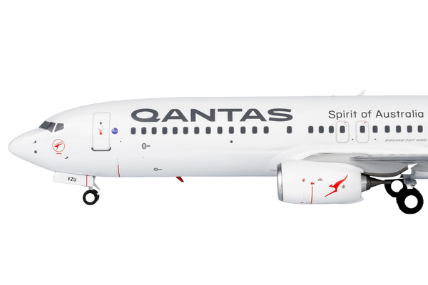 Qantas 737-800/W VH-VZU with Scimitar Winglets (new colours)