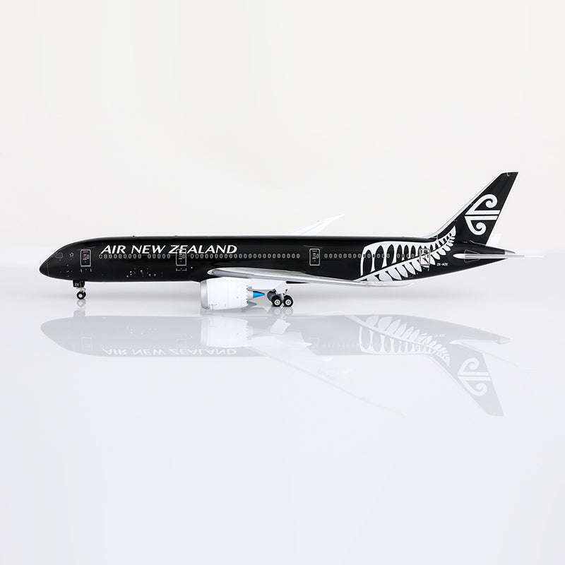 Air New Zealand B787-9 Dreamliner "All Blacks" ZK-NZE