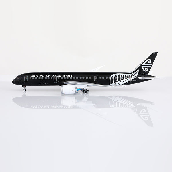 Air New Zealand B787-9 Dreamliner "All Blacks" ZK-NZE