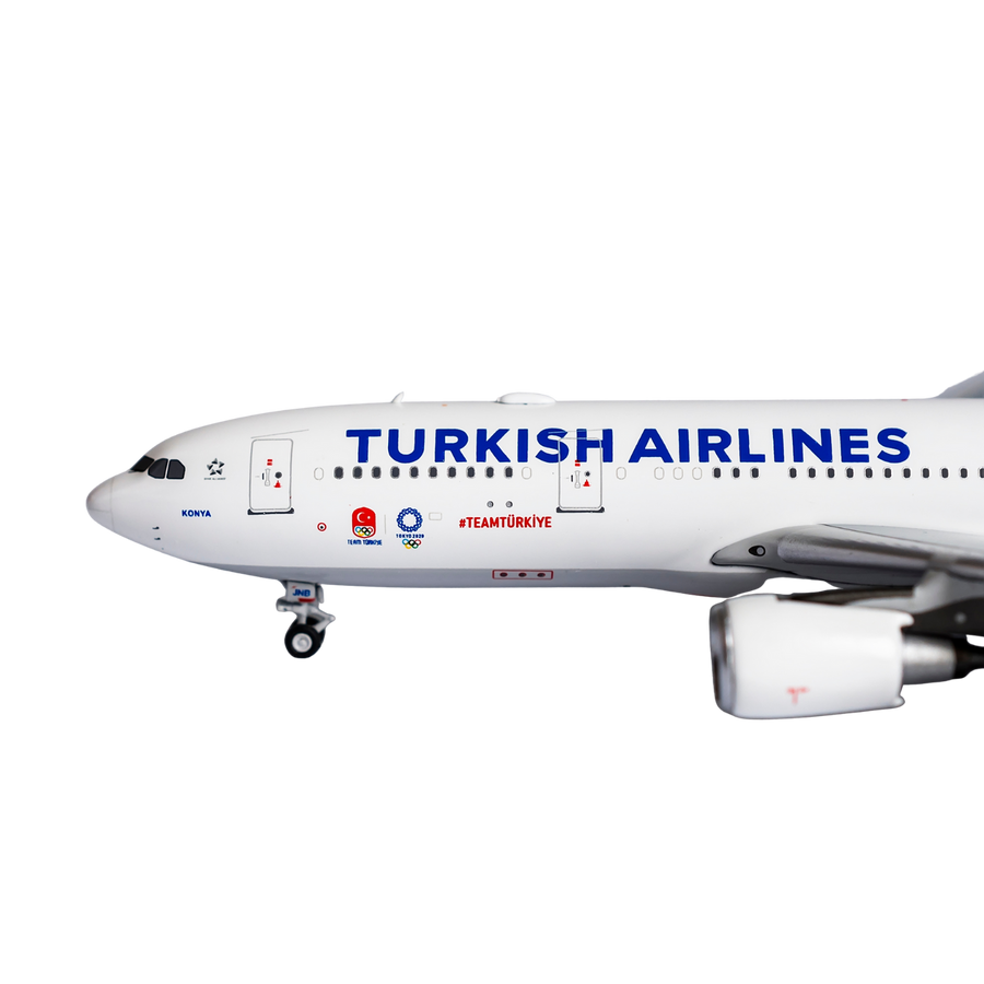 Turkish Airlines Airbus A330-200 TC-JNB 1:400 diecast aircraft model
