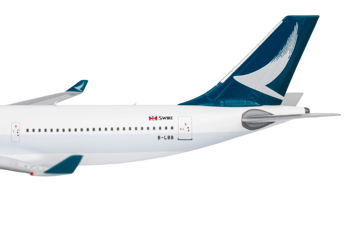 Cathay Pacific Airways A330-300 B-LBB ( with luxurious box)