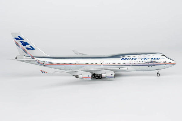 Boeing 747-400 ultimate collection with stand
