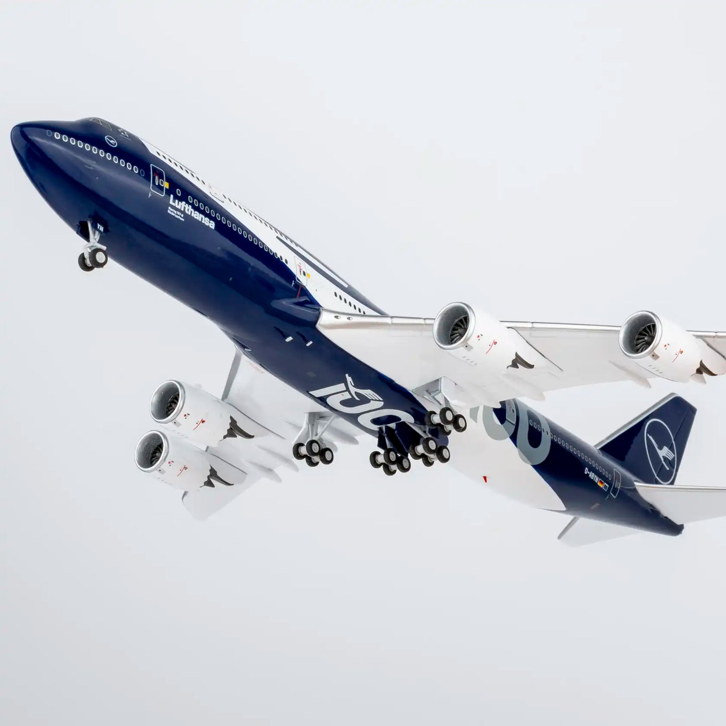 Lufthansa 747-8i D-ABYN (100 Years Anniversary; Luxurious Packaging) (with stand)