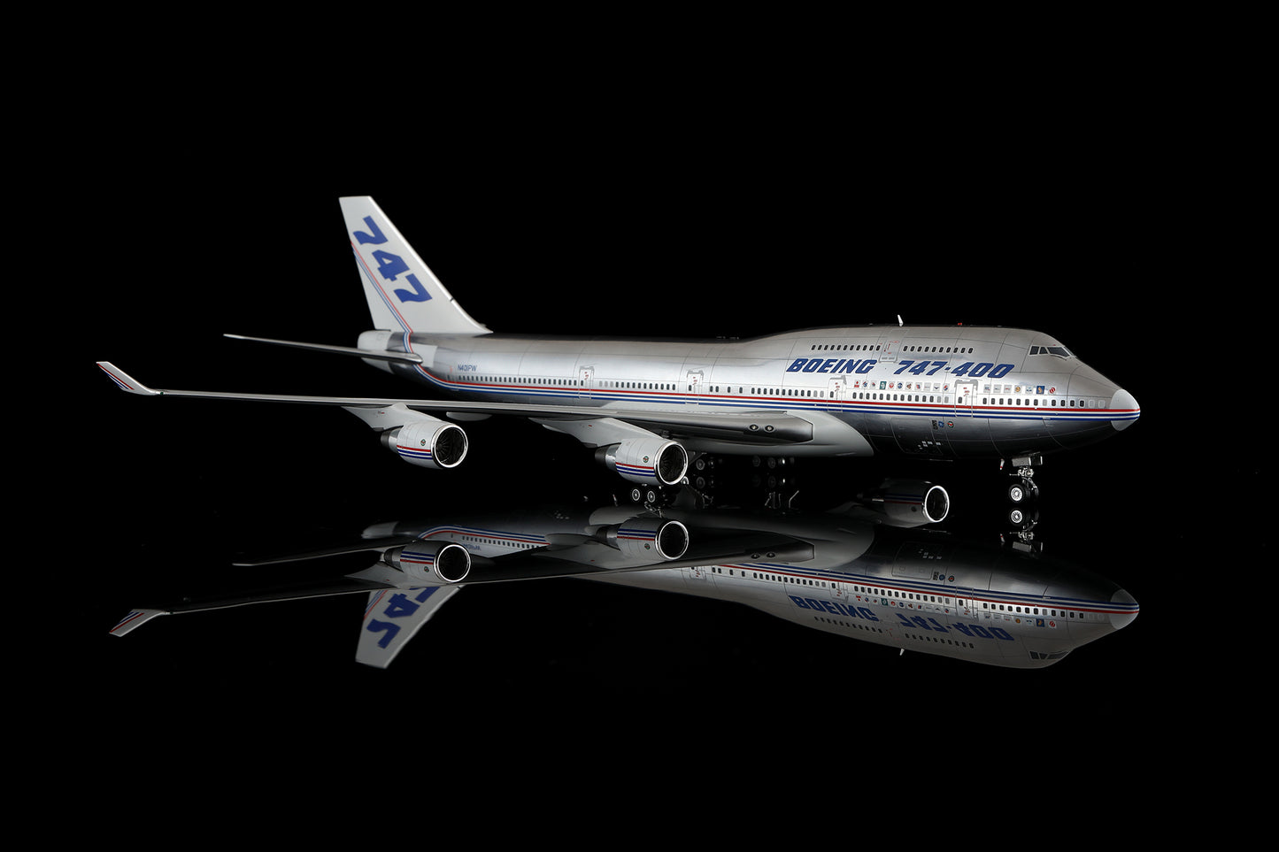 Boeing B747-400 House Color N401PW Polished