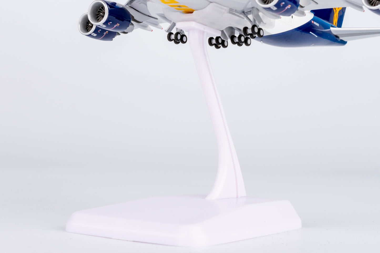 Plastic Stand for Boeing 787 Dreamliner Model Aircraft