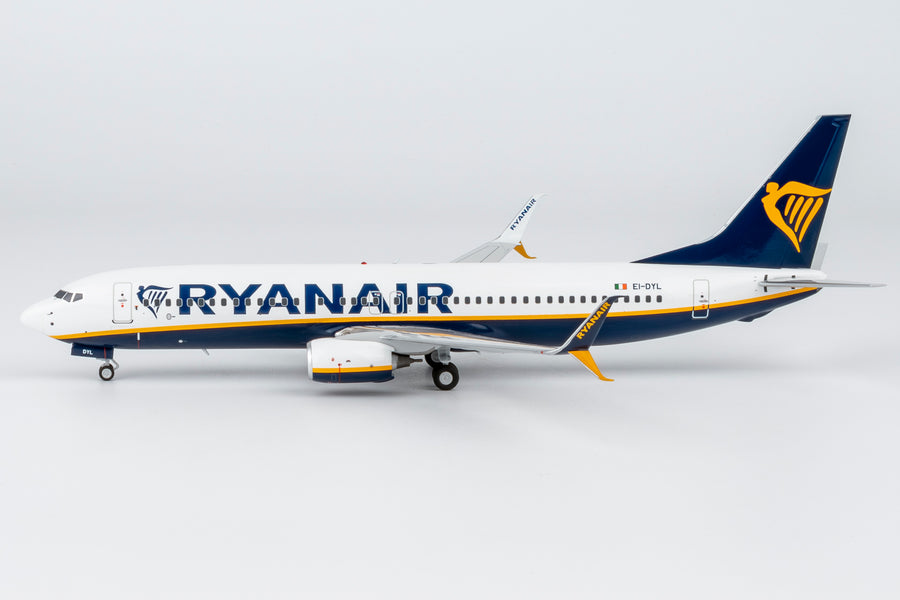 NG Models 08065 Ryanair 737-800 EI-DYL “Scimitar Winglets” 1:200 with Stand