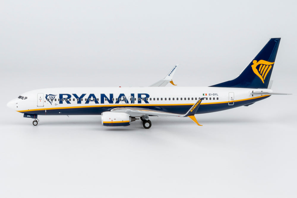 NG Models 08065 Ryanair 737-800 EI-DYL “Scimitar Winglets” 1:200 with Stand